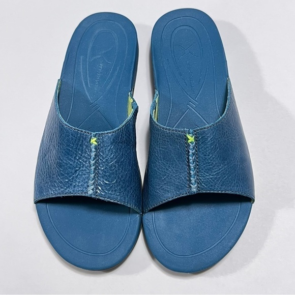 🆕 Twisted X Women's Red Buckle Sandals Slide in Ocean Blue - Picture 5 of 12